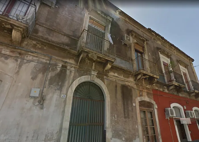 Guesthost - Castello Ursino Balcony X5 Διαμέρισμα *